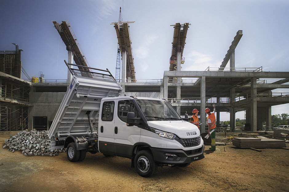 Der IVECO Daily 7 Tonner ist durch seinen C-Profil-Stahlleiterrahmen auch für Baustellen geeignet.